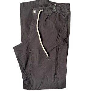 VUORI Ripstop Pants Charcoal Grey, Size Medium 
LIKE NEW!!